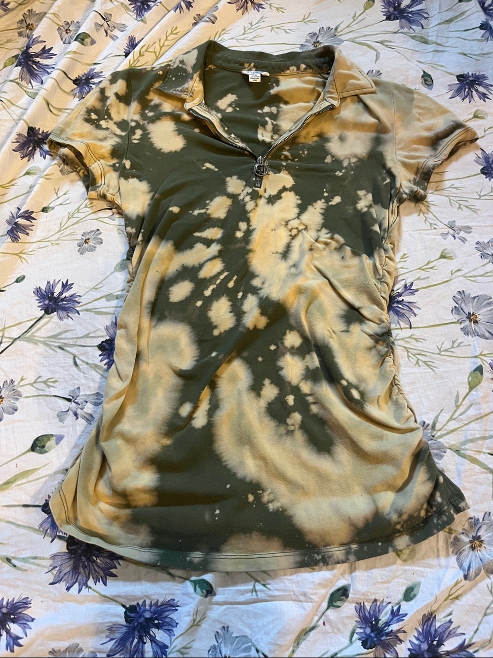 Vintage Y2K Guess by Marciano Olive Tie-Dye Henley Top, S/M, PTP 17" - Picture 3 of 7